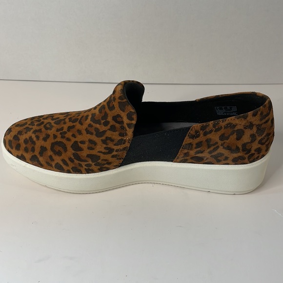 🌸CLARKS LAYTON BAND LEOPARD SHOES Size 9W Comfort shoes sneakers New in Box. - Picture 5 of 8